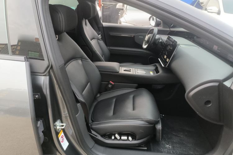 Used  12 2025 Ultra Extended-Range Edition
