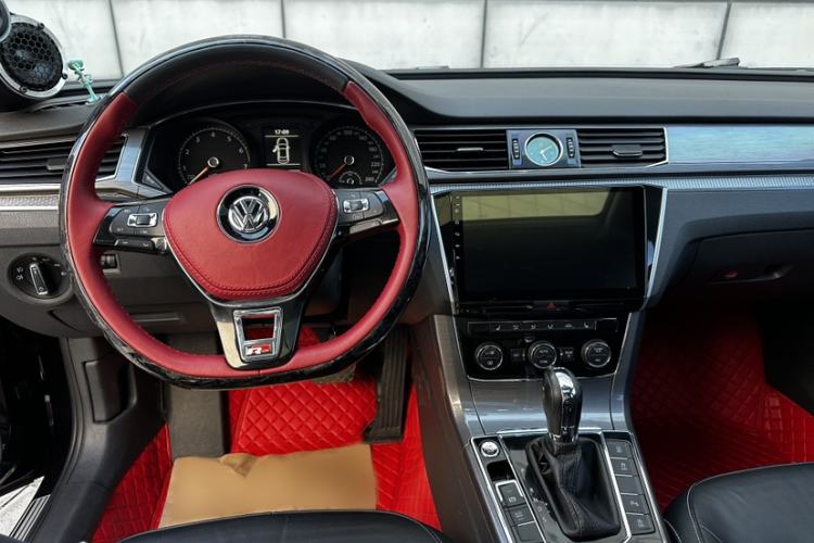 Used Volkswagen Passat 2017 330TSI DSG Luxury Edition
