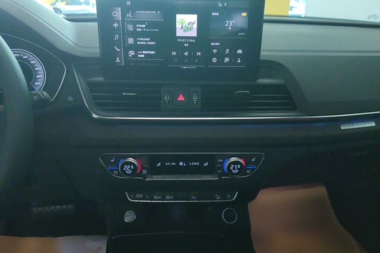 Used Audi Q5L 2022 40T Fashionable and Elegant Model
