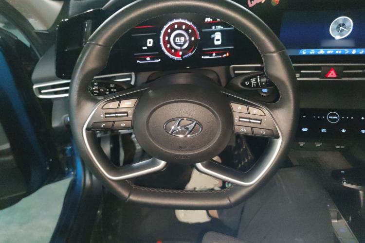 Used Hyundai Elantra 2022 1.5L CVT LUX Prestige Edition