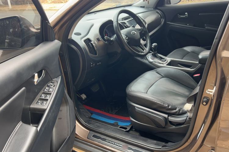 Used Kia Sportage R 2015 2.0L Automatic Two-Wheel Drive DLX Model
