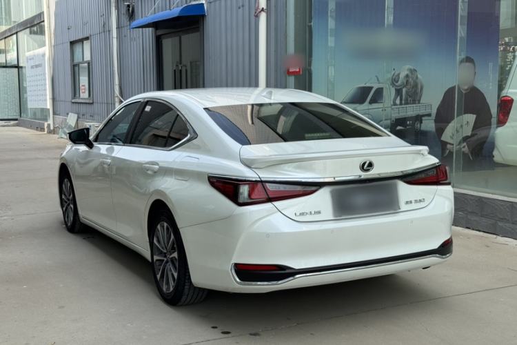 Used Lexus ES 2022 200 Excellence Edition

