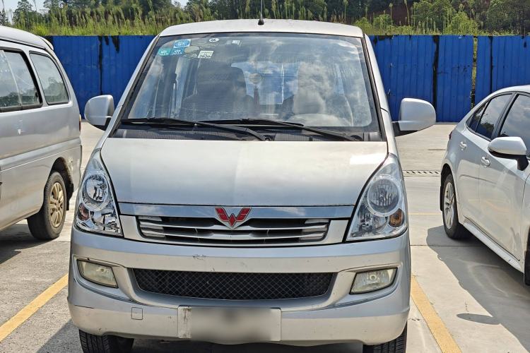Used Wuling Rongguang 2014 1.5L S Standard Version

