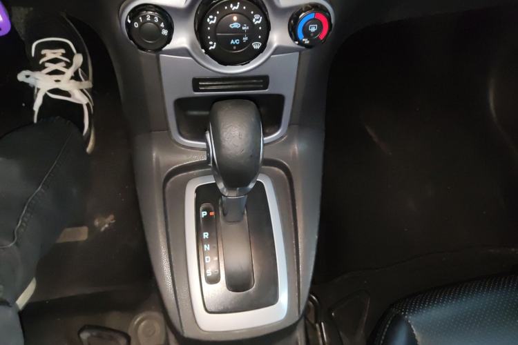 Used Ford Fiesta 2013 Hatchback 1.5L Automatic Fashion Edition
