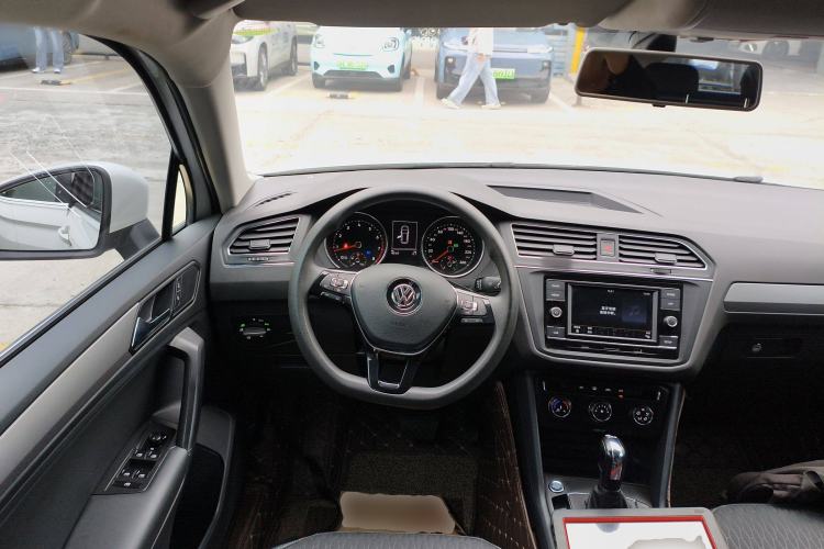 Used Volkswagen Tiguan L 2019 330TSI Automatic Two-Wheel Drive Luxury Edition China VI Standard
