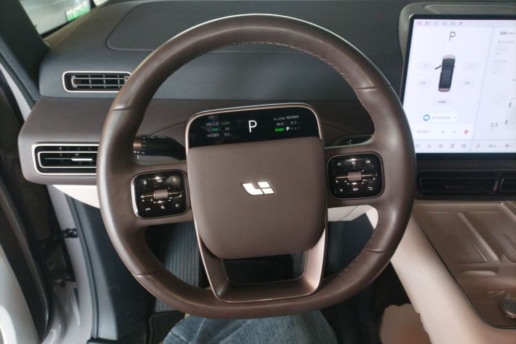 Used Li Auto MEGA 2024 Ultra Model
