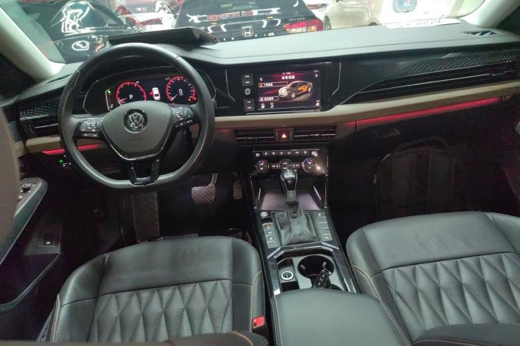 Used Volkswagen Passat 2019 330TSI Luxury Edition China VI Standard