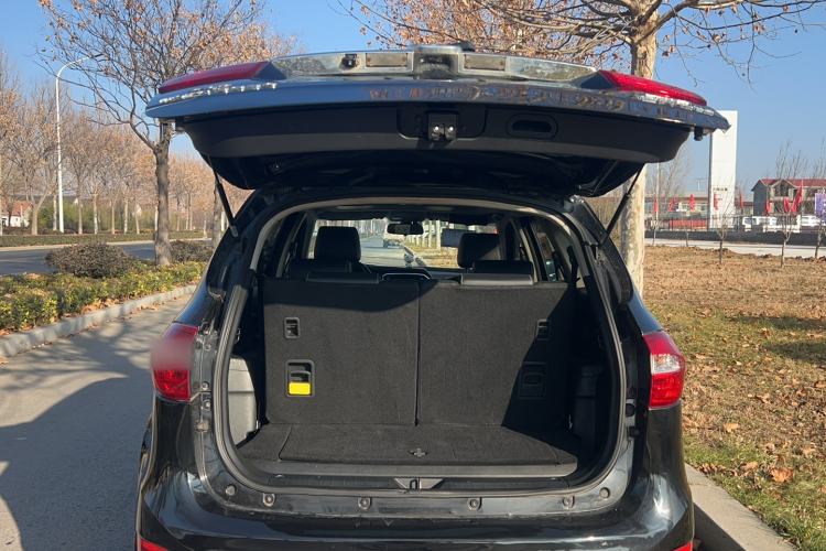 Used JMC Yusheng S350 2016 2.0T Automatic 2WD Gasoline Luxury Version with Sunroof 7 Seats
