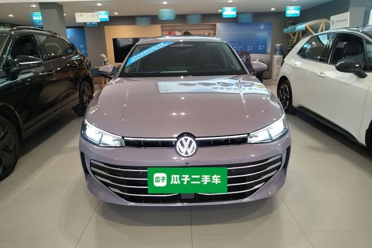 Used Volkswagen Passat 2025 Pro 380TSI Dragon Supreme Edition
