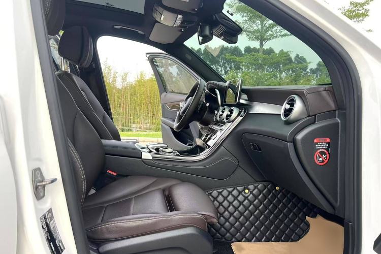 Used Mercedes-Benz GLC 2019 Facelift GLC 260 L 4MATIC Luxury Model
