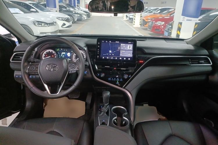 Used Toyota Camry 2023 2.0G Luxury Edition
