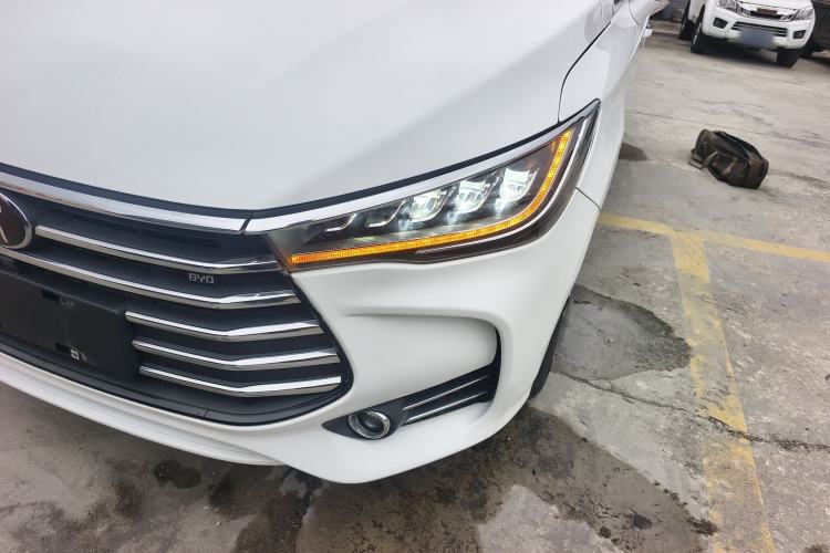 Used BYD Song MAX 2018 1.5T Automatic Smart Connect Elite Model with 6 Seats