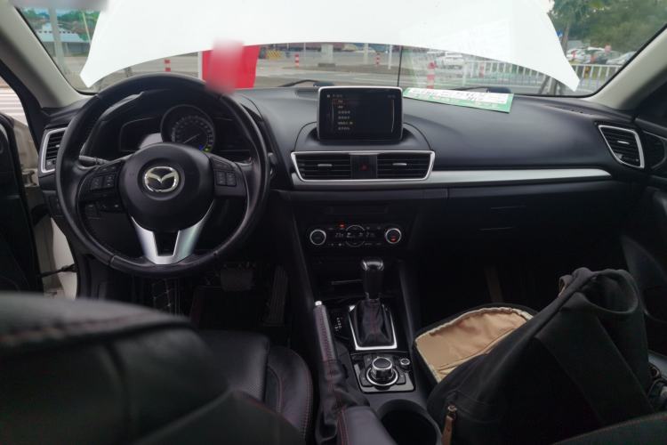 Used Mazda Mazda 3 Axela 2014 Sedan 2.0L Automatic Sport Model
