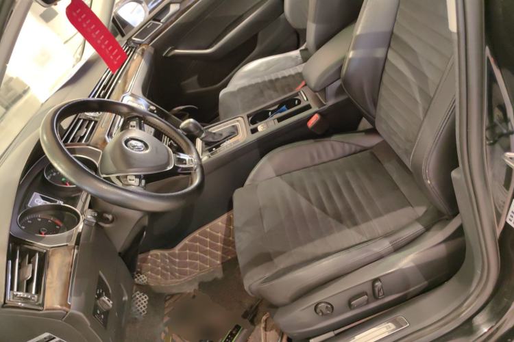 Used Volkswagen Magotan 2017 330TSI DSG Luxury Model
