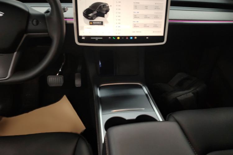 Used Tesla Model Y 2024 Long-Range All-Wheel-Drive Version
