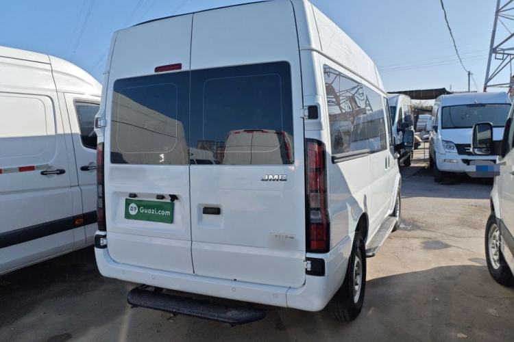 Used JMC Fushun 2023 2.0T Automatic Short-Wheelbase Mid-Top Commercial Multi-Purpose 6-Seater Passenger Vehicle
