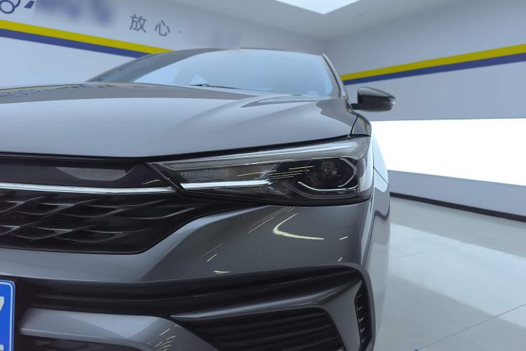 Used Roewe i5 2021 1.5L CVT Black Gold Edition
