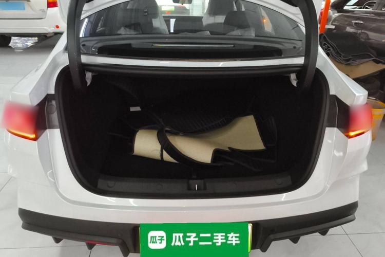 Used BYD Qin L 2025 DM-i Smart Drive 80KM Leading Model
