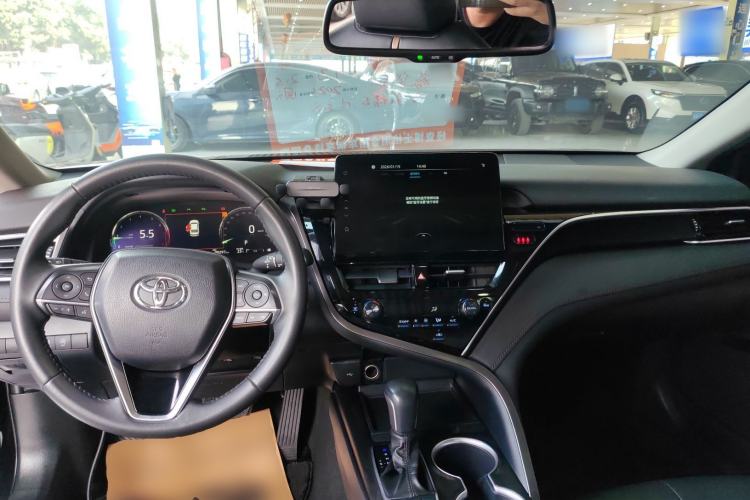 Used Toyota Camry 2021 2.5G Luxury Edition
