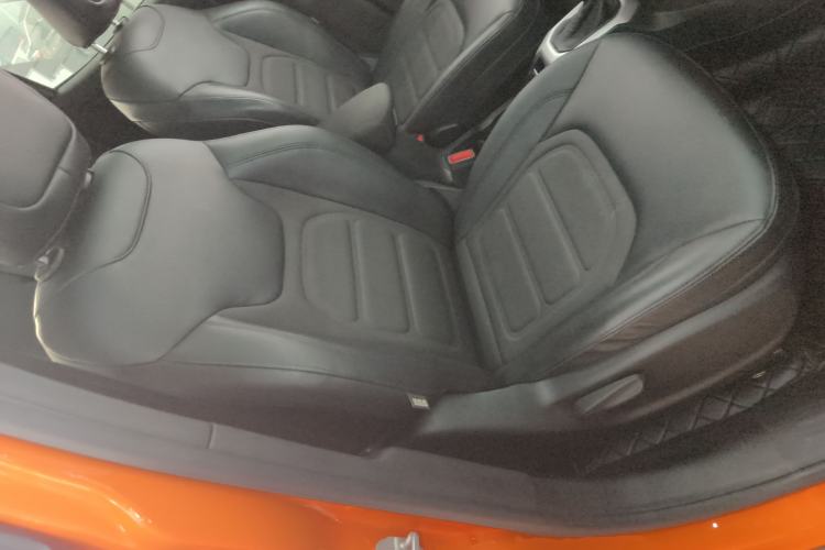 Used  Renegade 2019 220T Automatic Leading Edition
