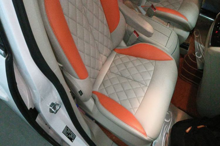 Used Buick GL8 2023 Land Executive Class Comfort Model
