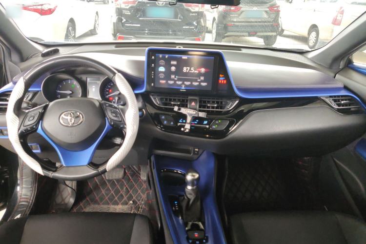 Used Toyota IZOA 2018 2.0L Yichi Version China VI Standard
