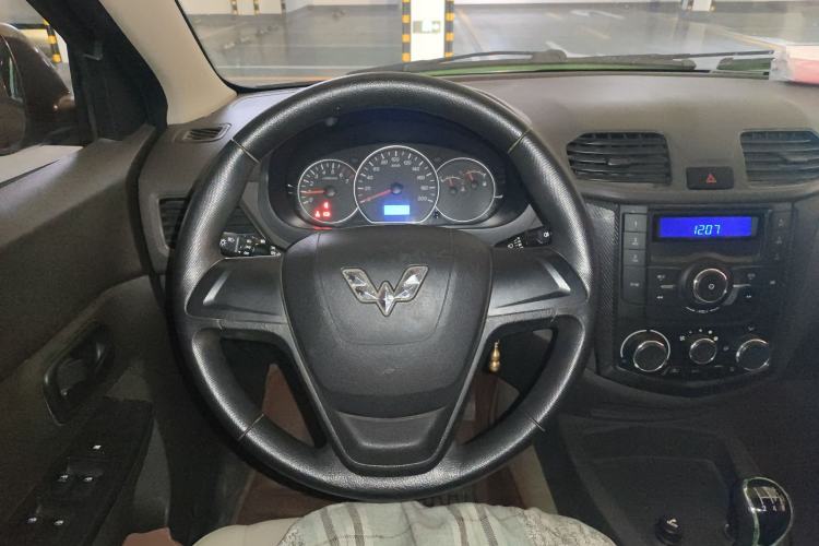 Used Wuling Hongguang 2014 1.5L S Standard Version
