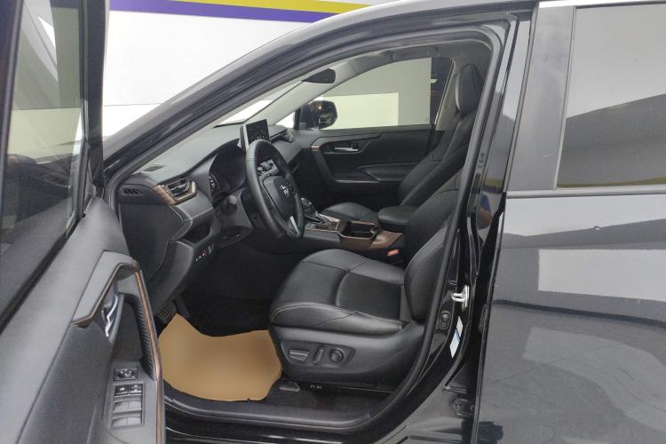 Used Toyota Wildlander 2020 2.0L CVT 4x4 Luxury Edition
