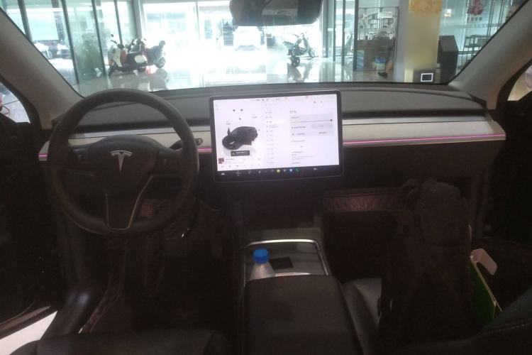 Used Tesla Model Y 2023 Rear-Wheel-Drive Version
