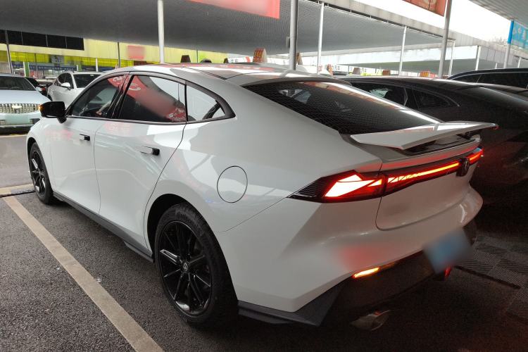 Used Changan UNI-V 2023 1.5T Prestige Model
