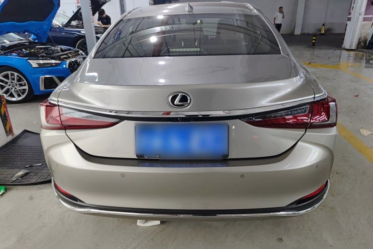 Used Lexus ES 2023 200 Excellence Edition