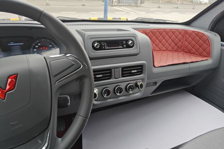 Used Wuling Yangguang 
