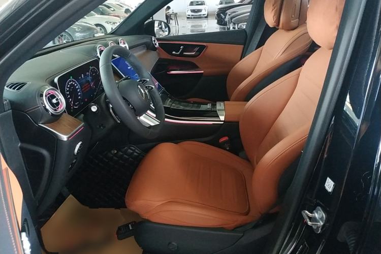 Used Mercedes-Benz GLC 2024 Refreshed GLC 300 L 4MATIC Dynamic Version 5 Seats
