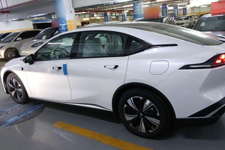 Used  SL03 2025 Range-Extended Elite Version
