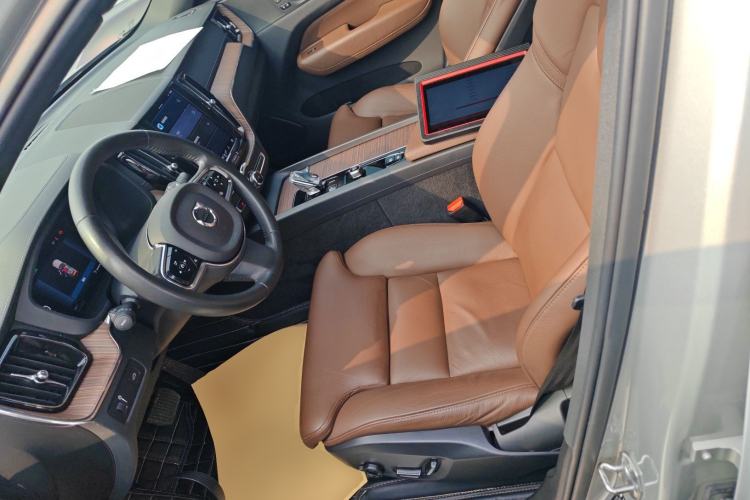 Used Volvo XC60 2022 B5 4x4 Smart Luxury Edition
