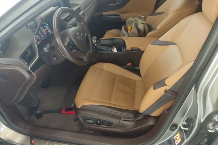 Used Lexus ES 2018 200 Excellence Edition China V Standard
