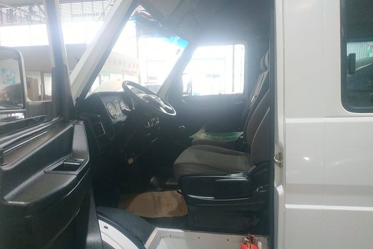 Used Iveco Daily 2017 2.5T A35 Passenger Van 5-7 Seats Model 47Z5
