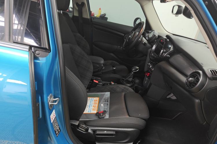 Used  MINI 2016 1.5T COOPER Five-Door Edition
