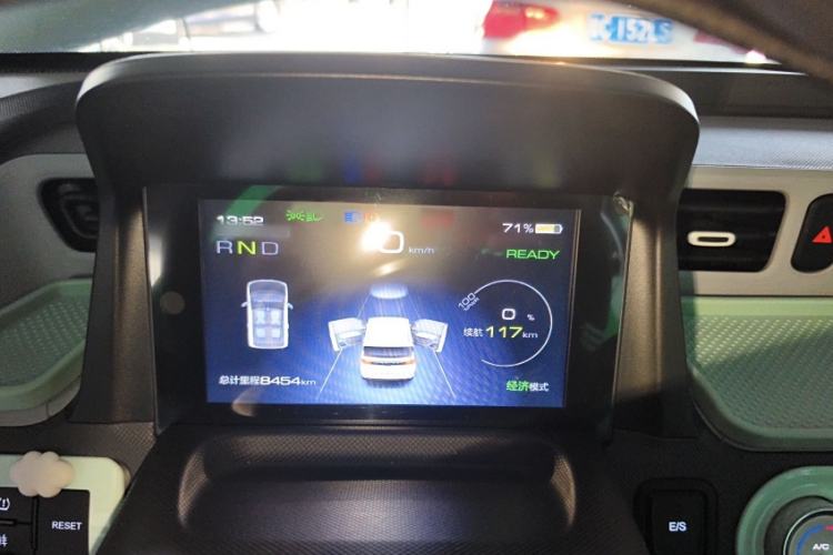 Used Wuling Hongguang MINIEV 2022 Macaron Premium Model – Lithium Iron Phosphate
