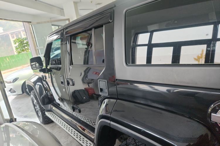 Used  BJ40 2018 PLUS 2.0T Automatic Four-Wheel Drive Urban Hunter Edition
