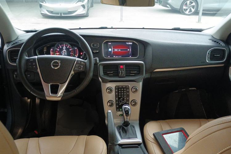 Used Volvo V40 2018 T3 Zhiya Edition