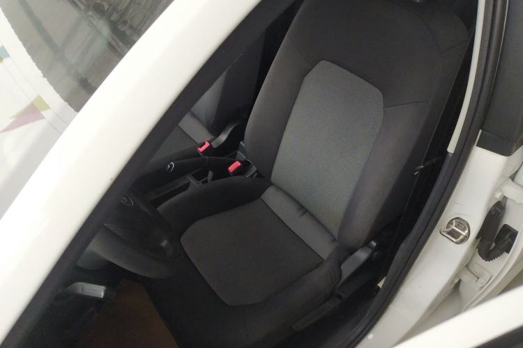 Used Volkswagen Jetta 2015 1.6L Manual Fashion Edition