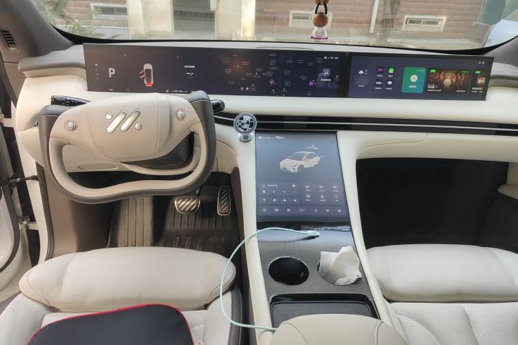 Used  LS7 2023 100kWh Lux Rear-Drive Version
