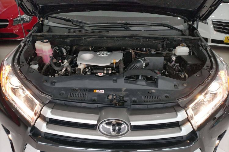 Used Toyota Highlander 2018 2.0T Four-Wheel Drive Luxury Version 7 Seats China VI Standard
