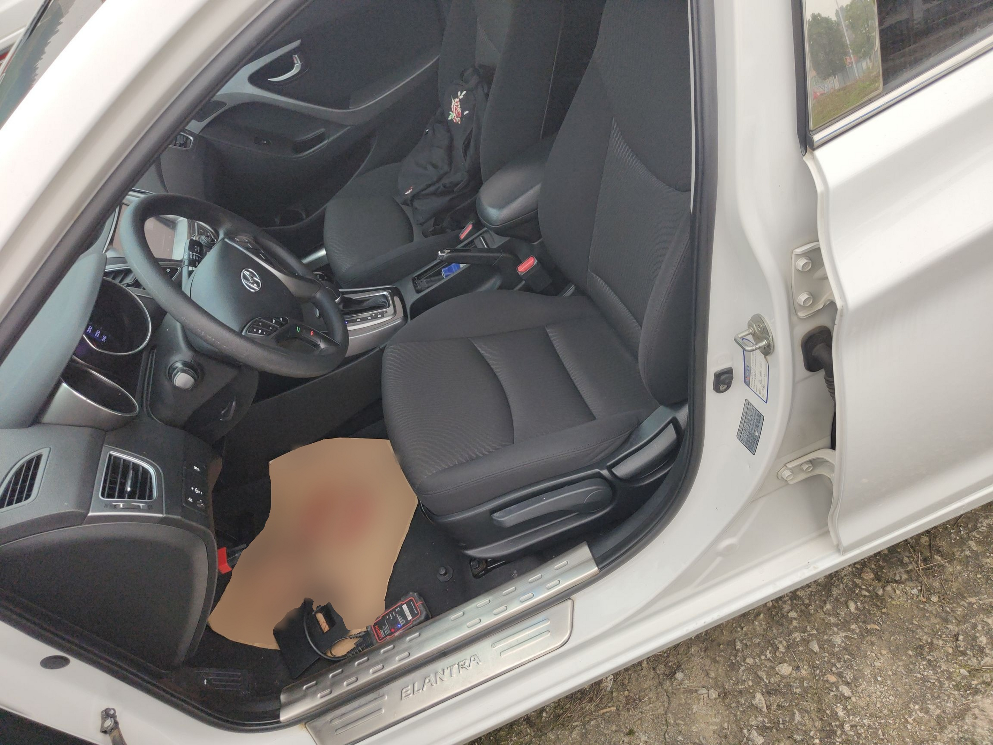 Переднее сиденье в автомобиле