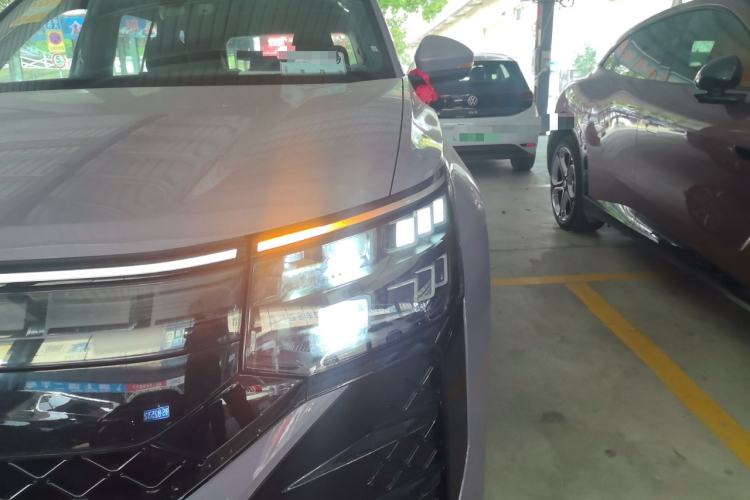 Used Volkswagen Teramont 2025 Tiguan Pro 450TSI 4Motion Explorer Edition