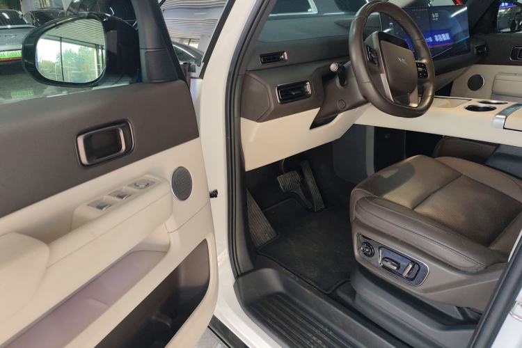 Used Li Auto MEGA 2024 Ultra Model