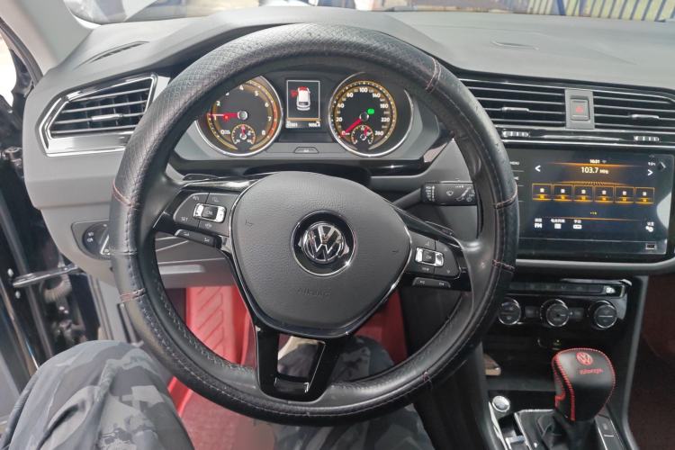 Used Volkswagen Tiguan L 2019 Updated Version 330TSI Automatic Two-Wheel Drive Panoramic Comfort Edition China VI Standard