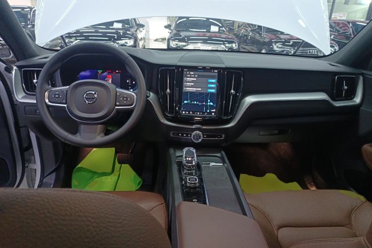 Used Volvo XC60 2024 B5 4x4 Smart Luxury Edition
