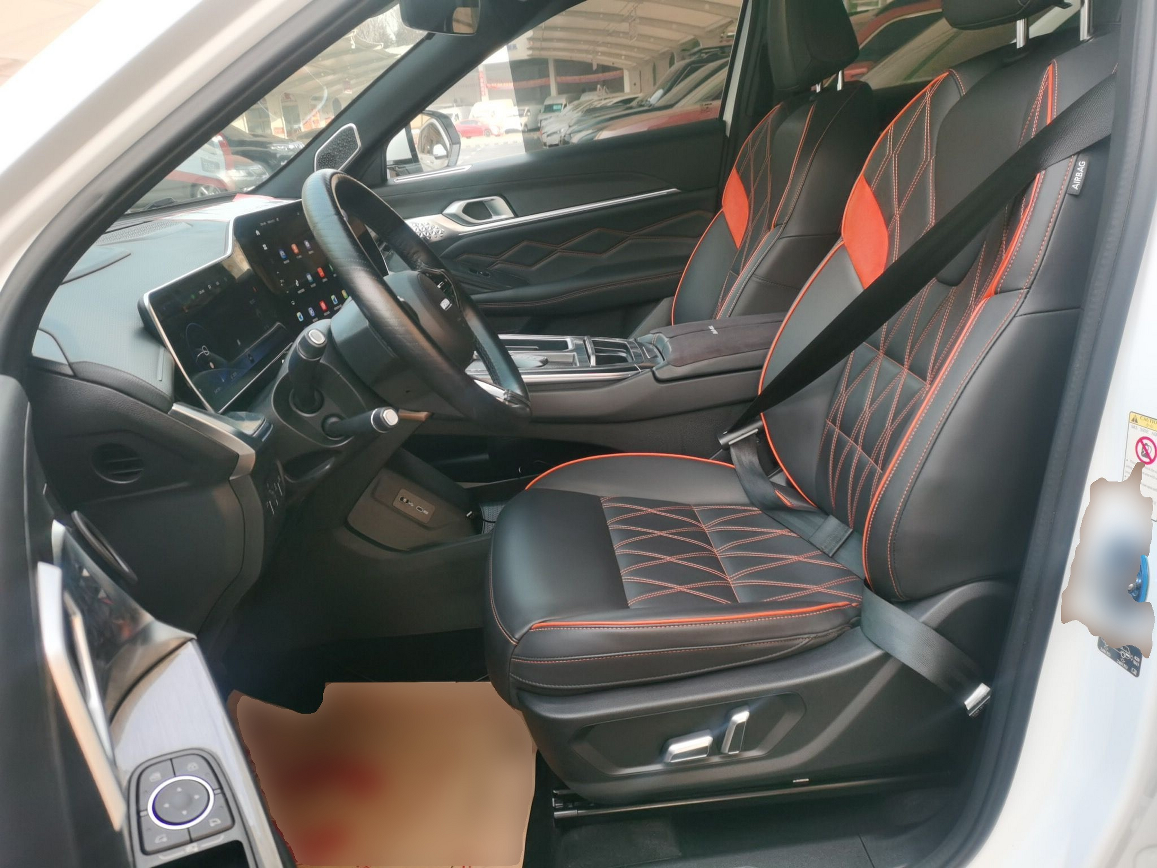 Переднее сиденье в автомобиле